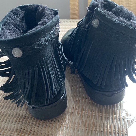 Minnetonka Fringe Ankle Boot - Picture 4 of 10